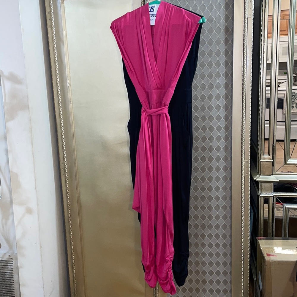 Silk jumpsuit Absolutely stunning I hate to sell dry cleaned price for 1